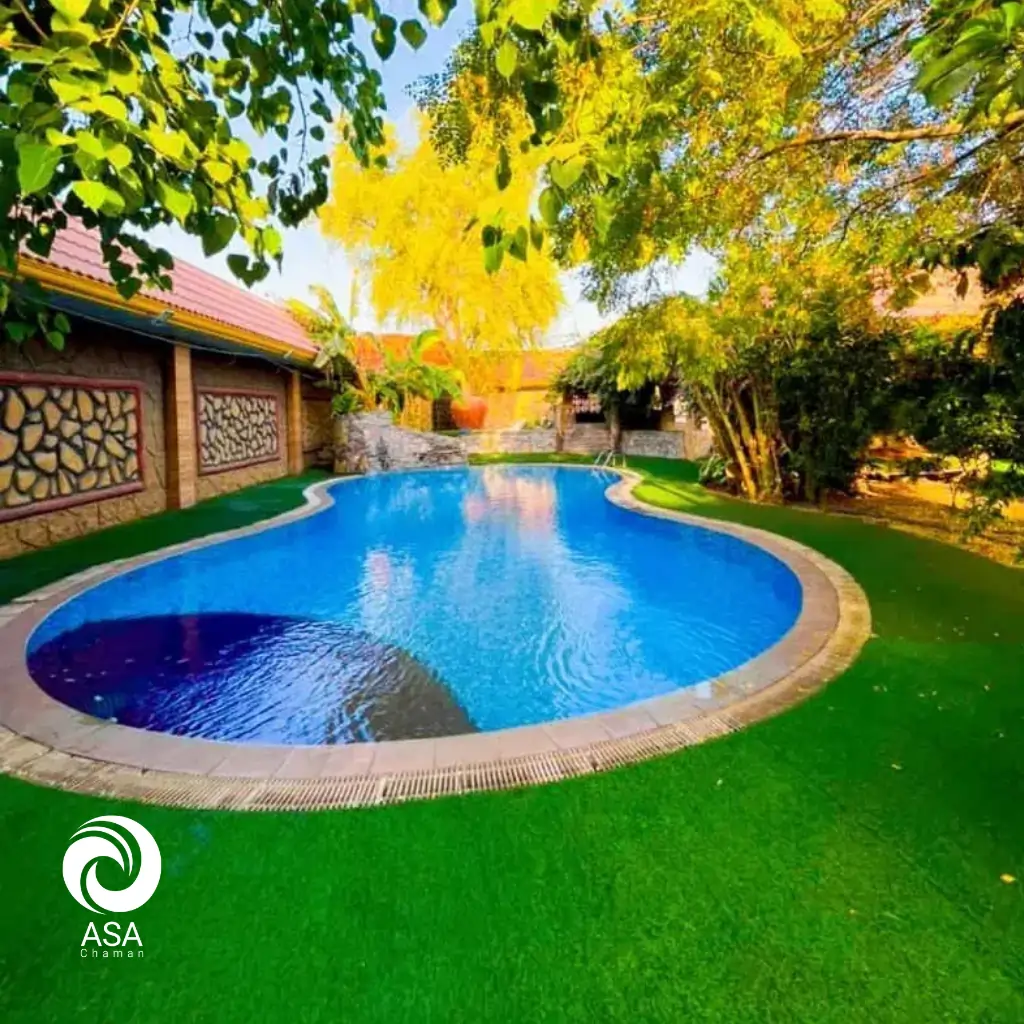 چمن مصنوعی دور استخر